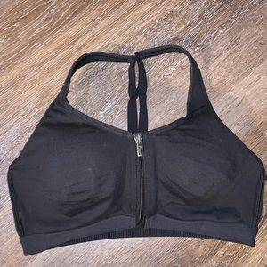 Victoria sports bra 34c
